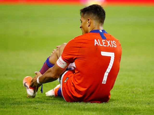 Alexis Sanchez undergoes surgery on ankle injury