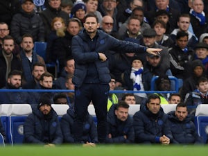 Lampard urges Chelsea to keep their heads in derby clash