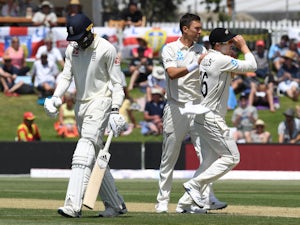 England all out for 353 after batting collapse in New Zealand