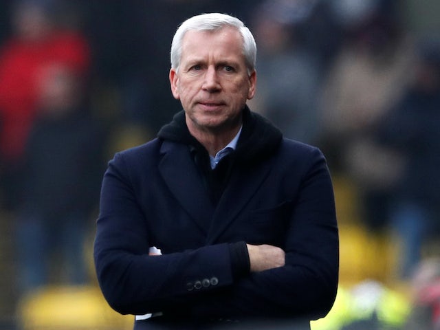 Alan Pardew throws hat in the ring for Everton job?