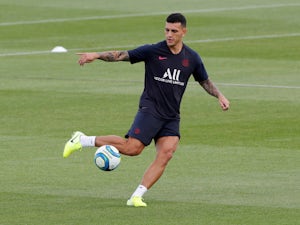 Man United 'want PSG midfielder Leandro Paredes'