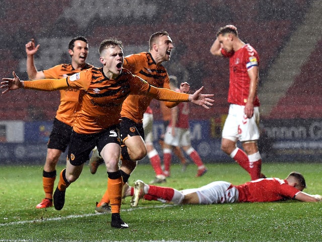 Last-gasp own goal rescues point for Hull at Charlton