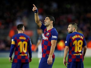 Luis Suarez stars as Barcelona beat Alaves