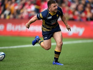 Duncan Weir leads Worcester to victory over 14-man Irish