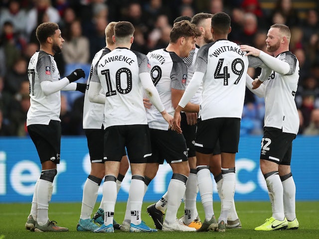 Result: Pitchside VAR monitor used as Derby shock 10-man Crystal Palace