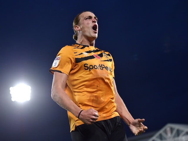 Tom Eaves hat-trick fires Hull to dramatic late FA Cup win at Rotherham