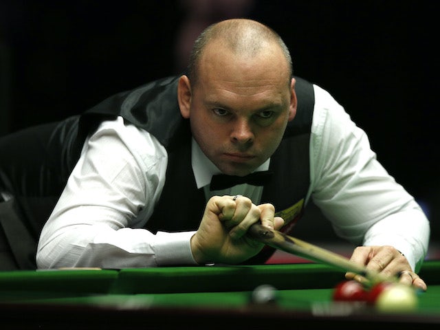 Stuart Bingham in control as Mark Selby warned for slow play