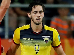Wolves sign Ecuadorian striker Leonardo Campana