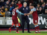 West Ham United's Pablo Fornals comes on as a substitute to replace Manuel Lanzini on January 29, 2020
