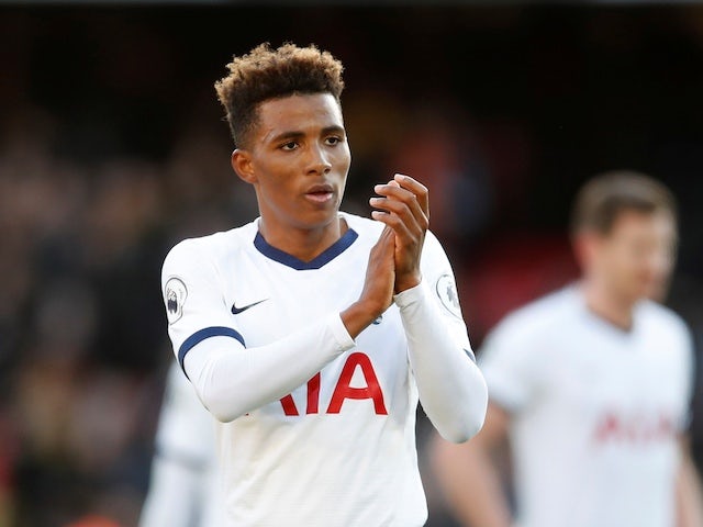 Tottenham Hotspur's Gedson Fernandes applauds fans at the end of the match in January 2018