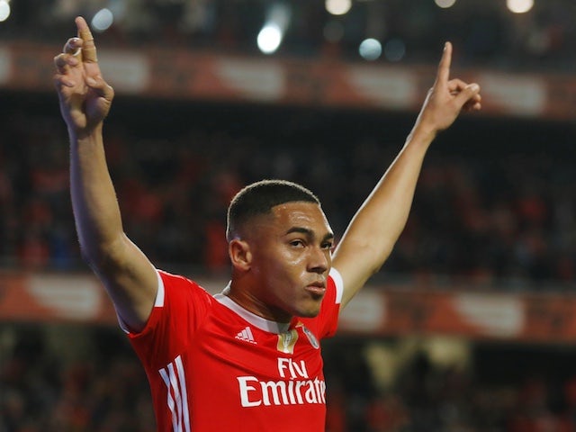 Benfica to cash in on Carlos Vinicius?