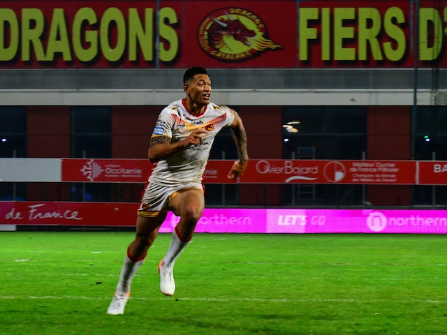 Israel Folau pens new deal with Catalans Dragons