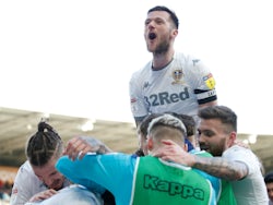 Leeds United's players celebrate Tyler Roberts' goal against Hull City on February 29, 2020