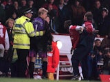 Ian Wright tries to fight Peter Schmeichel in 1997