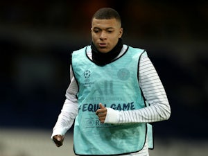 Kylian Mbappe 'considering new PSG contract'