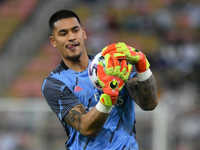 West Ham 'complete Alphonse Areola deal'