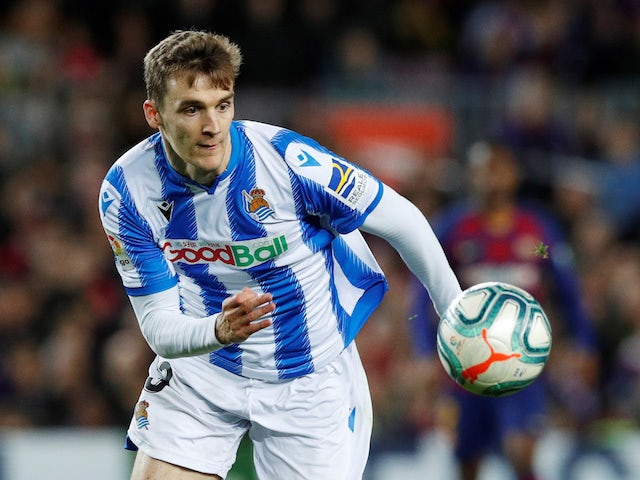 Leeds defender Diego Llorente out for up to four weeks