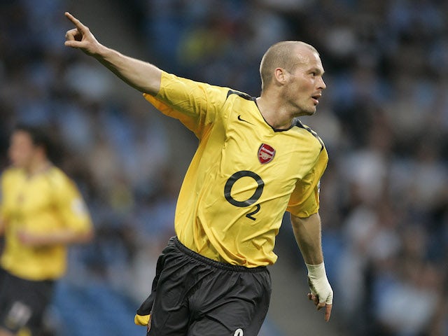 Freddie Ljungberg pictured playing for Arsenal in 2006