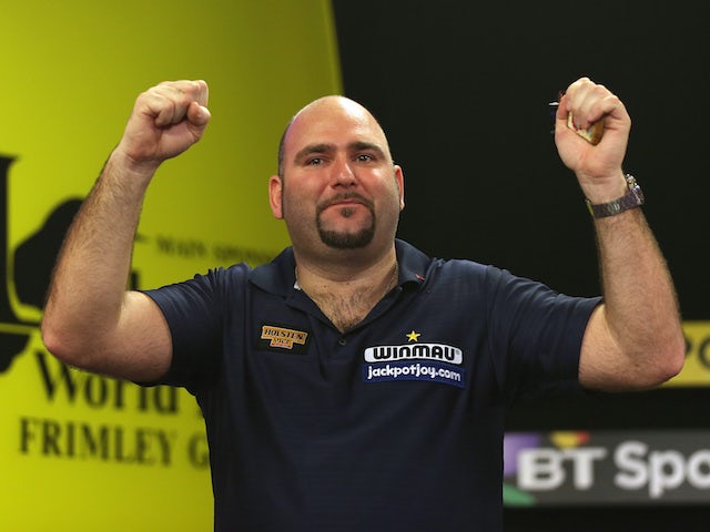 Scott Waites takes advantage of second chance to progress in PDC Home Tour