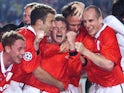 Man Utd players celebrate winning the 1999 Champions League