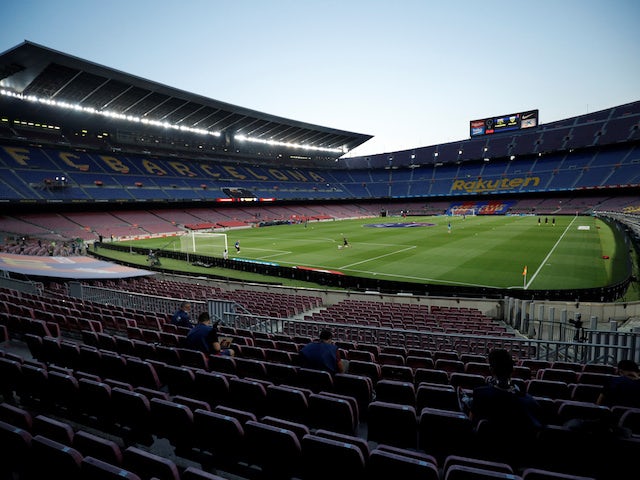 Barcelona defender confirms talks over permanent exit