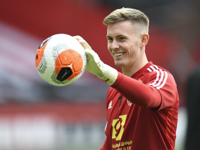 Dean Henderson warms up for Sheffield United on July 20, 2020