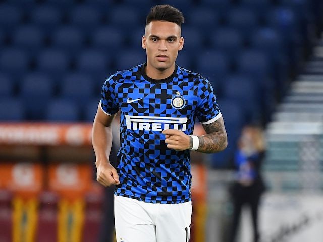 Lautaro Martinez warms up for Inter Milan on July 19, 2020
