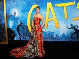 Taylor Swift proudly arrives at the premiere of Cats in December 2019
