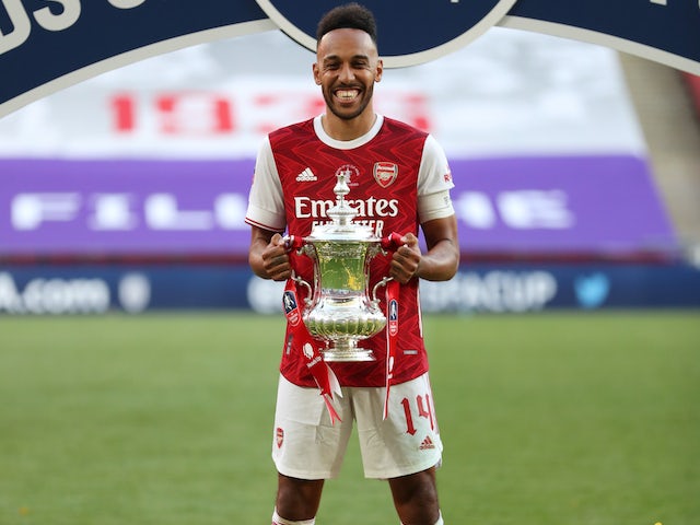 Aubameyang claims Arsenal have not offered him a new deal