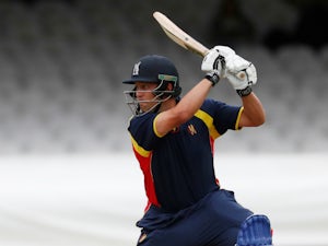 Jonathan Trott: 'England's batsmen cannot get too desperate'