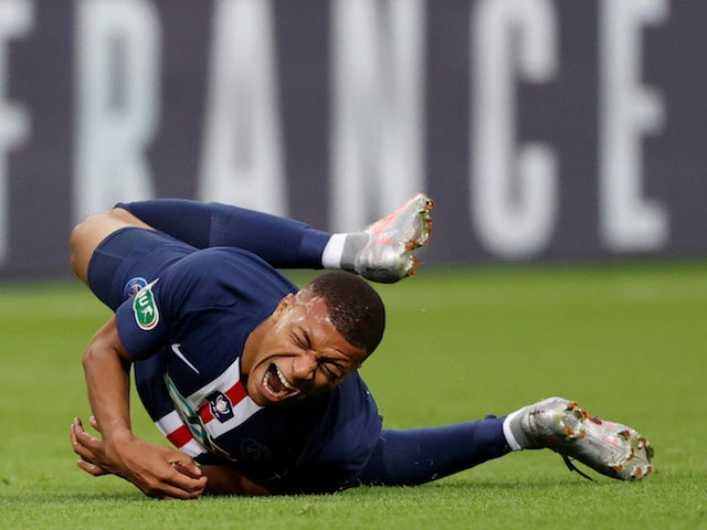 PSG's Kylian Mbappe suffers an injury during the Coupe de France final in 2020