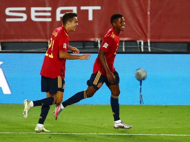 Ансу Фати отмечает гол за сборную Испании 6 сентября 2020 г.