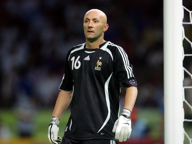 On this day in 2006: Fabien Barthez announces retirement from football