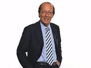 Fred Dinenage to return for rebooted HOW series