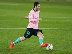 Former Man City striker warns club against signing Messi