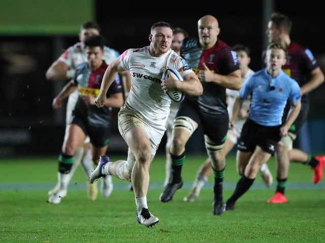 Sam Simmonds runs through to score a try for Exeter against Harlequins on November 20, 2020