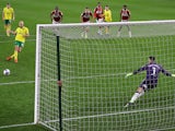 Norwich City's Teemu Pukki scores a penalty against Middlesbrough on November 21, 2020