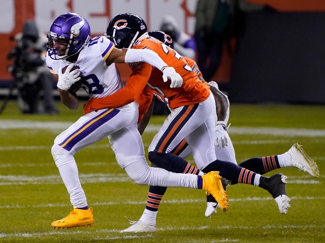  Minnesota Vikings wide receiver Justin Jefferson pictured with Chicago Bears free safety Eddie Jackson on November 17, 2020