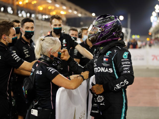 Lewis Hamilton tops Bahrain qualifying