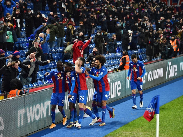 Schlupp hits late equaliser as Palace deny Tottenham another win