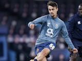 Fabio Vieira warms up for Porto on October 21, 2020