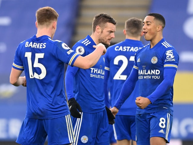 Jamie Vardy helps Leicester claim a point against Man United