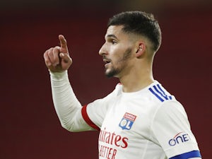 Nottingham Forest 'closing in on Aouar signing'