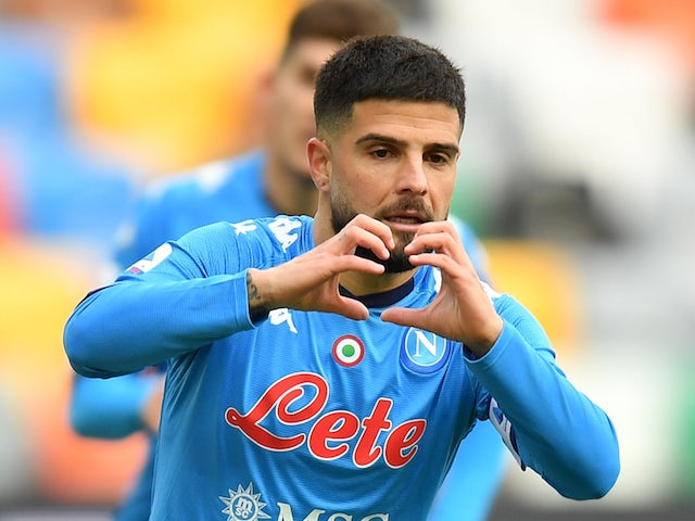 Chelsea 'to battle London rivals for Insigne'