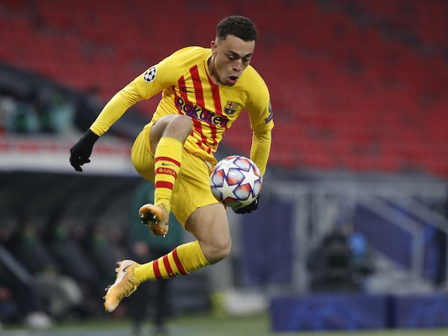 Arsenal 'fail with approach for Barcelona's Sergino Dest'