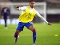 Nathaniel Clyne warms up for Crystal Palace in October 2020