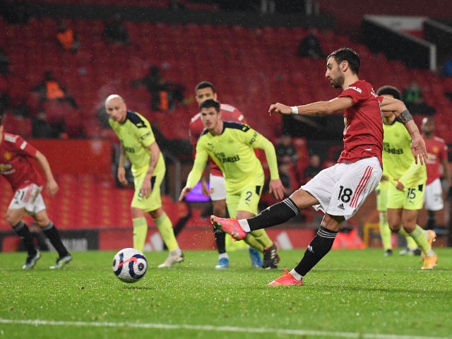 Bruno Fernandes scores a penalty for Manchester United against Newcastle United in the Premier League on February 21, 2021