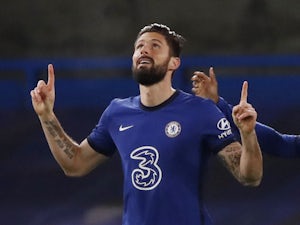 Giroud 'reluctant to sign new contract at Chelsea'