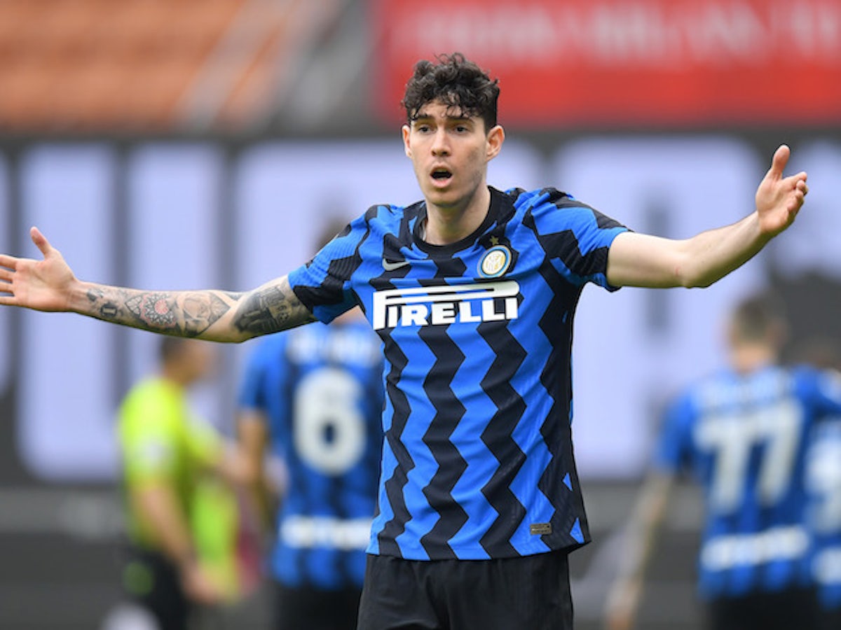 Manchester United targets Inter Milan defender Alessandro Bastoni and wants to bring him to Old Trafford