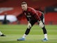 How do David de Gea and Dean Henderson compare in between the sticks?